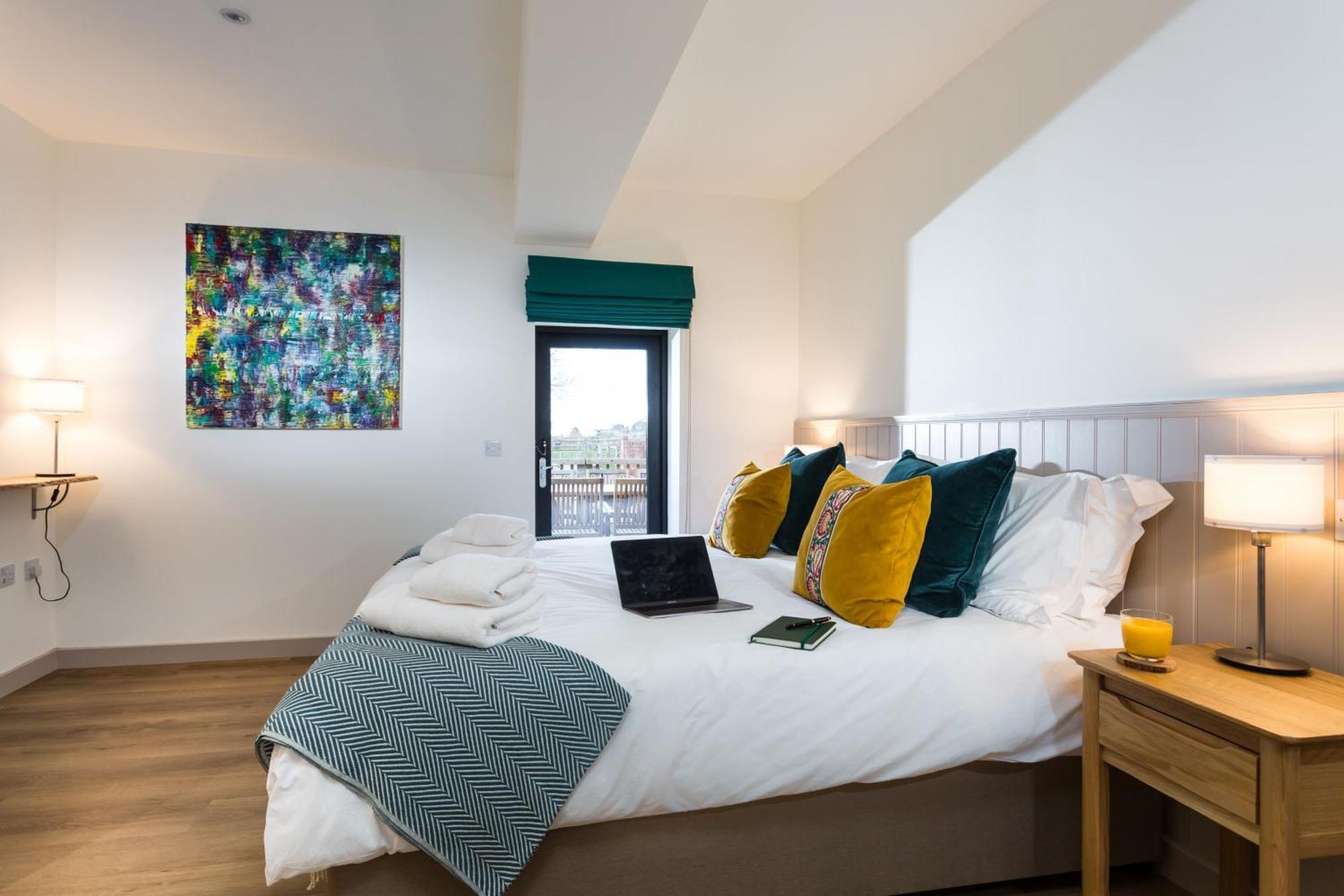 The Barn At Plas Ashpool Sleeps 8 Llandyrnog Exterior photo