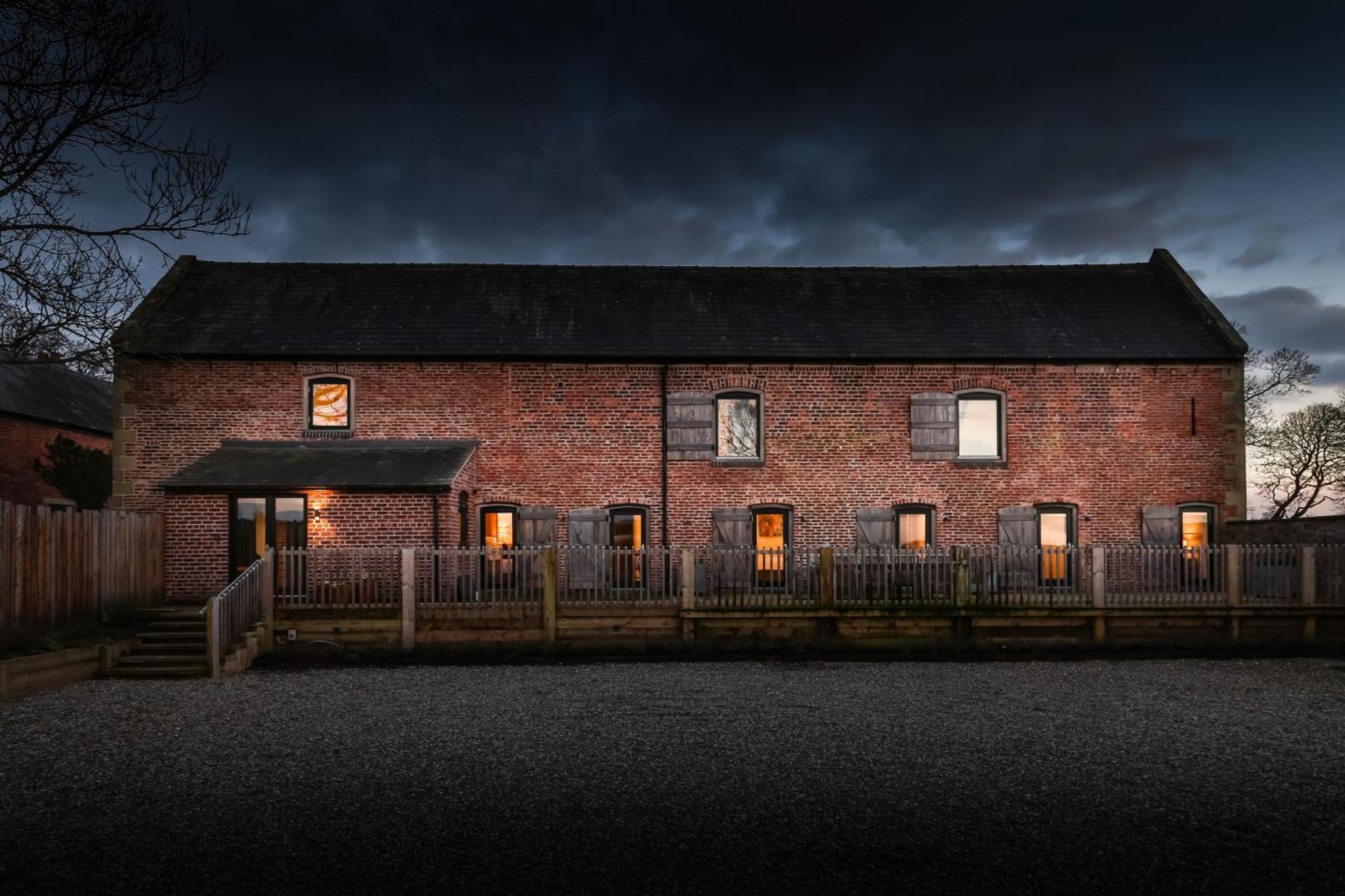 The Barn At Plas Ashpool Sleeps 8 Llandyrnog Exterior photo