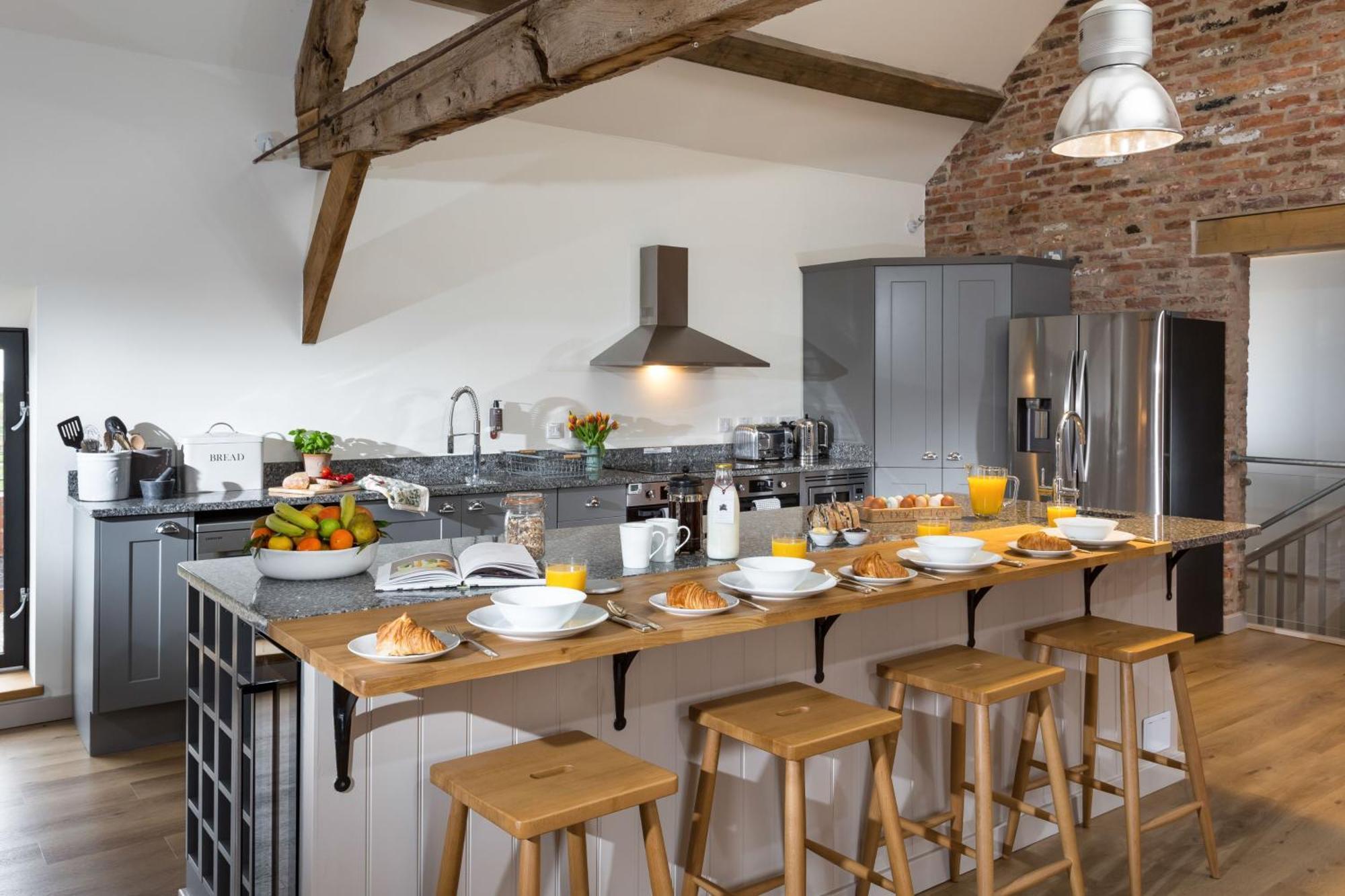 The Barn At Plas Ashpool Sleeps 8 Llandyrnog Exterior photo